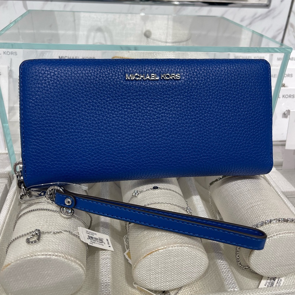 MICHAEL KORS Lg Pebbled Leather Continental Wallet Wristlet Phone 
Galaxy Blue